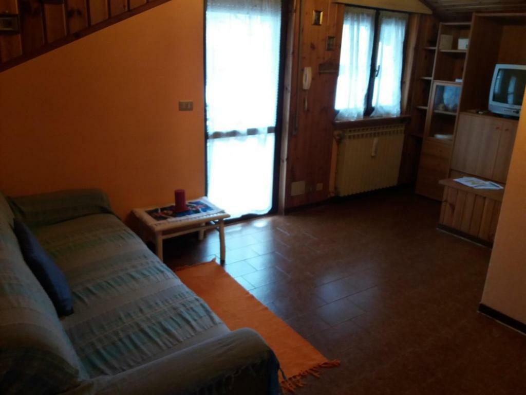 Appartamento Casa Lily Lombro Esterno foto